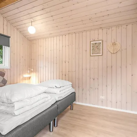 Vilmar - 250m From The Sea By Interhome